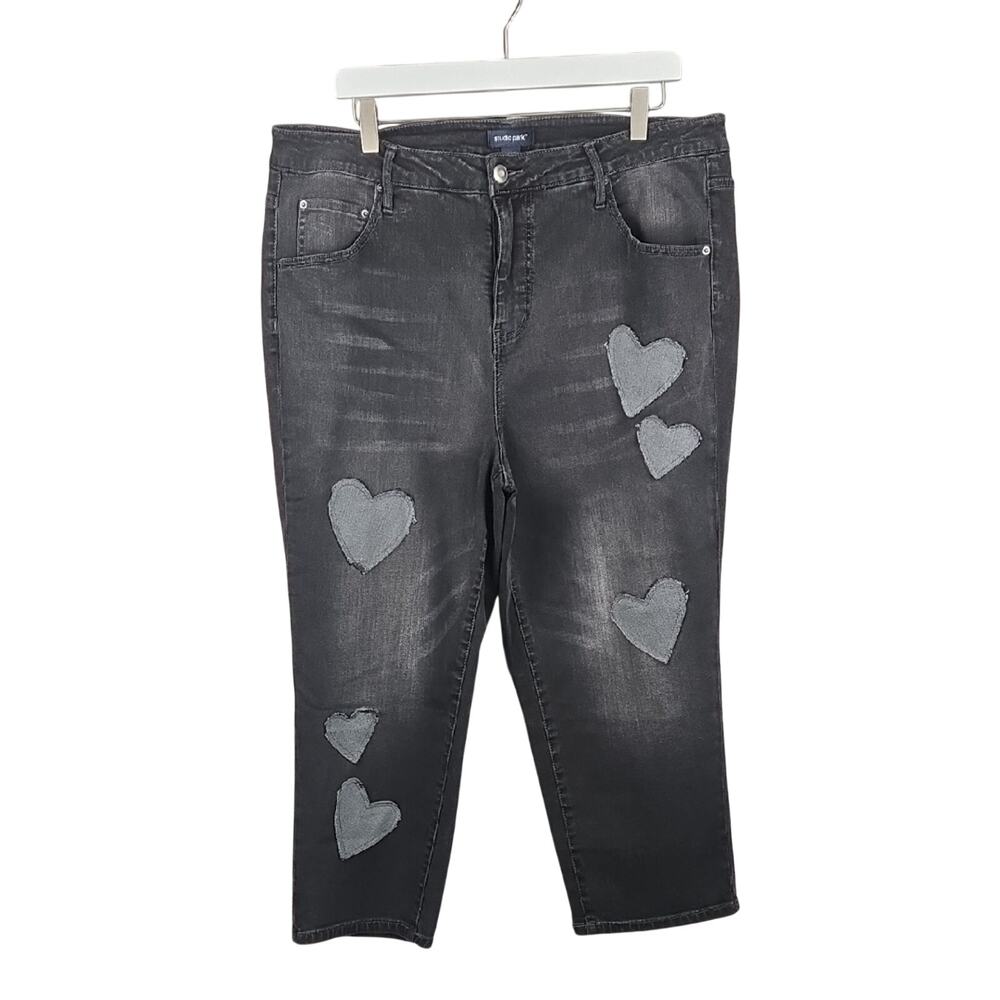 Studio Park Amy Stran Heart Patch Cropped Jeans Black Plus Size 18WP